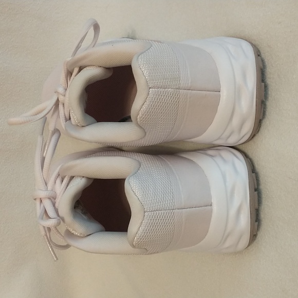 Nike Athletic Sneakers Size 6 - Picture 3 of 7